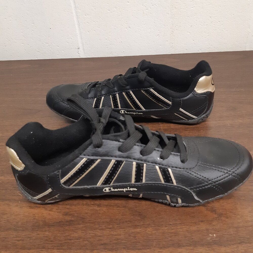 Champion womans sports shoe
